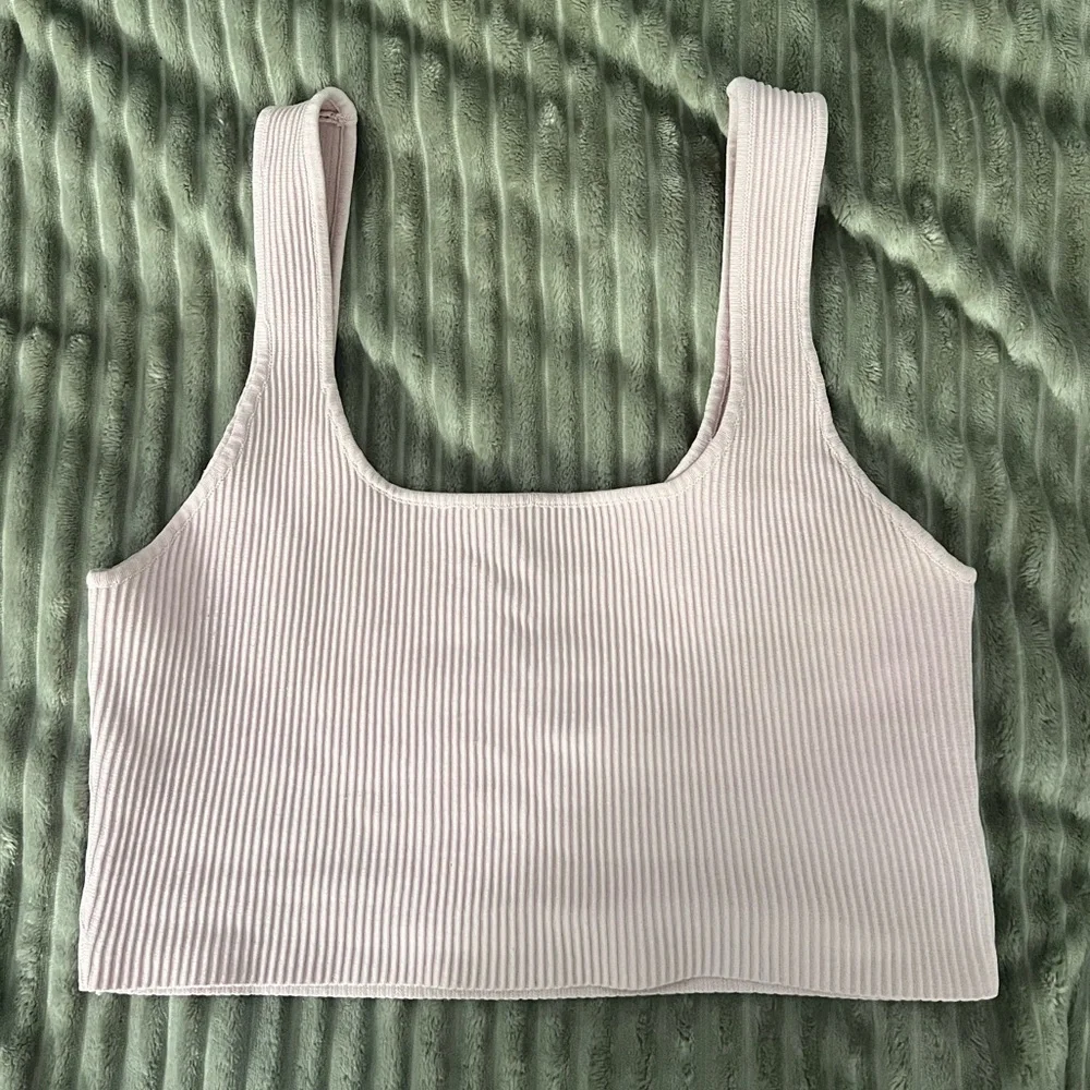 Pink Ribbed Crop Top - Picture 4 of 4